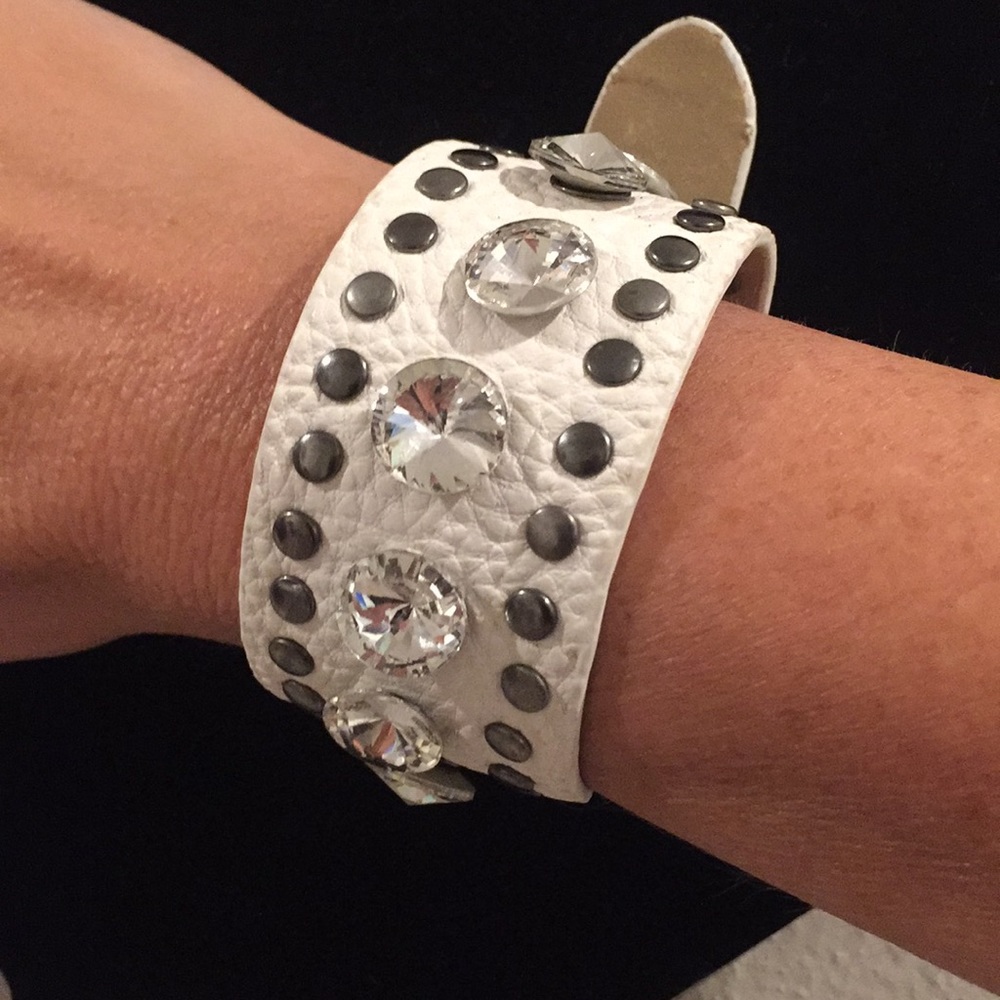 New White Leather Clear Gemmed Buckle Bracelet